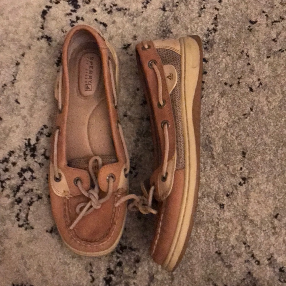 Woman’s size 6 sperry top-sider shoes